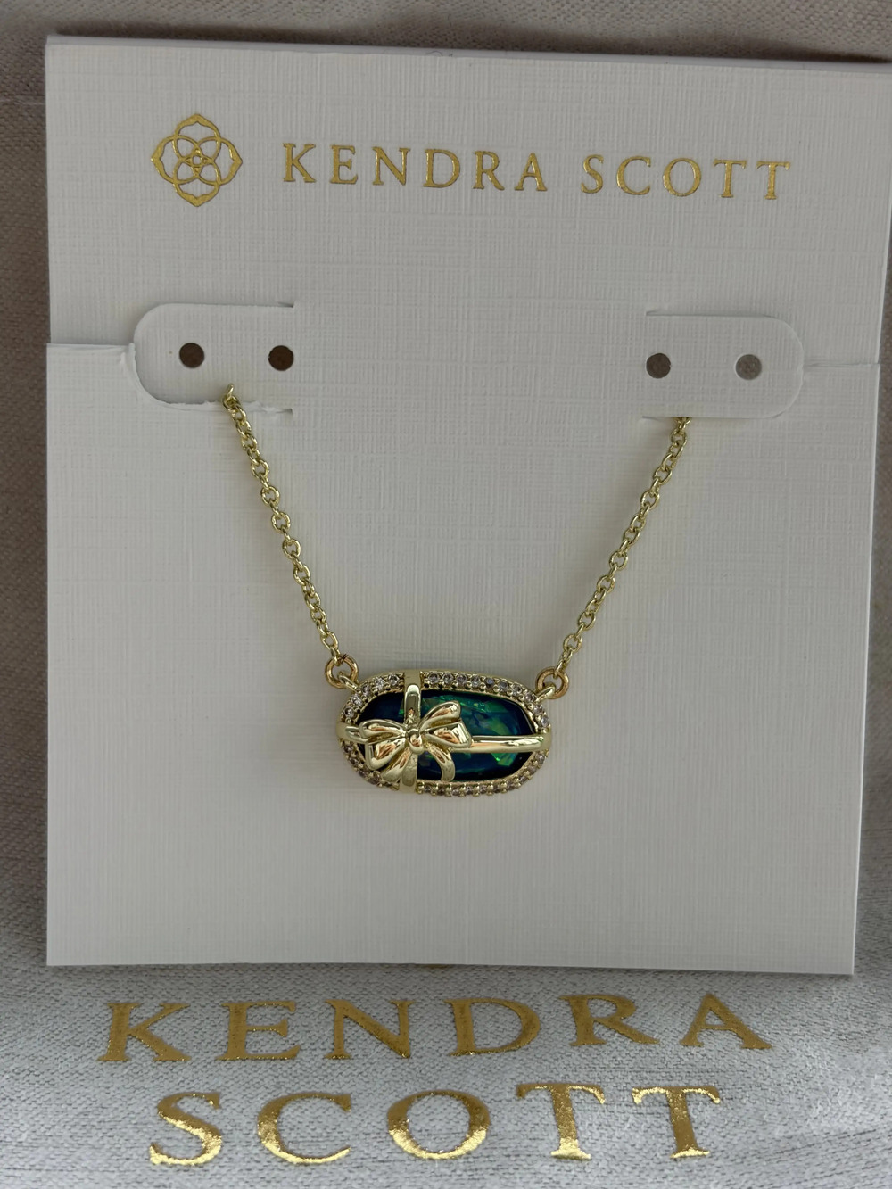Kendra Scott Emerald Green Pendant Necklace